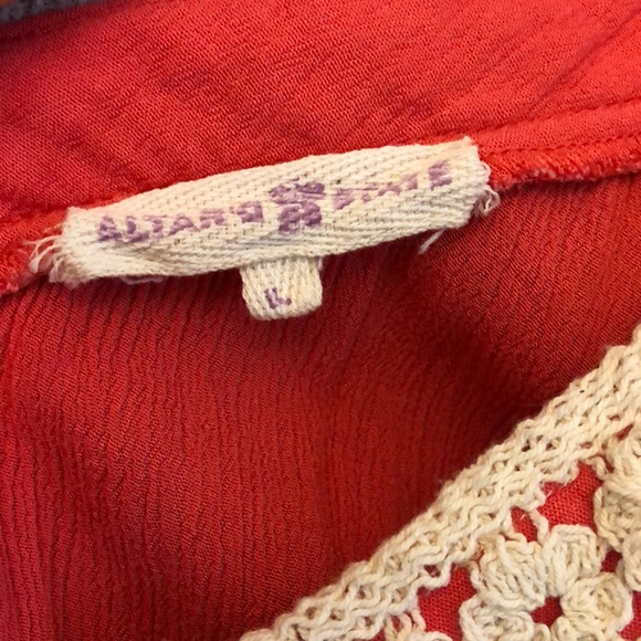 Cold shoulder salmon colored summer shirt - Picture 4 of 4